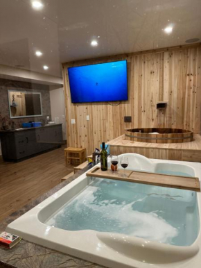 Luxury suite with Sauna and Spa Bath, Dogs Welcome - Elkside Hideout